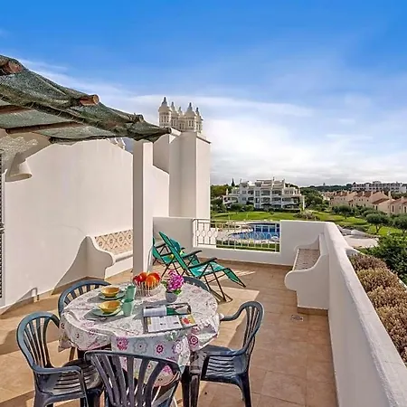 Sleeps 4 With Pool Air Con And Wifi Apartment Vilamoura