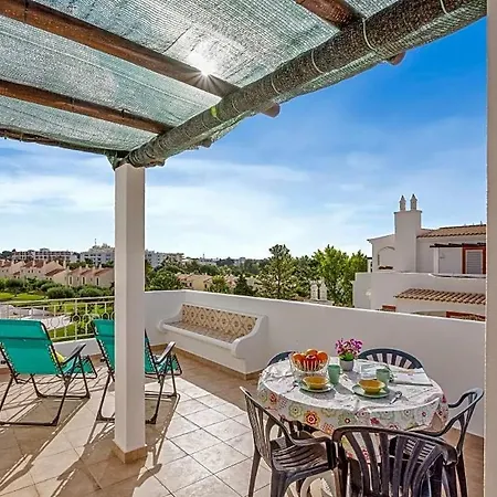 Sleeps 4 With Pool Air Con And Wifi Apartment