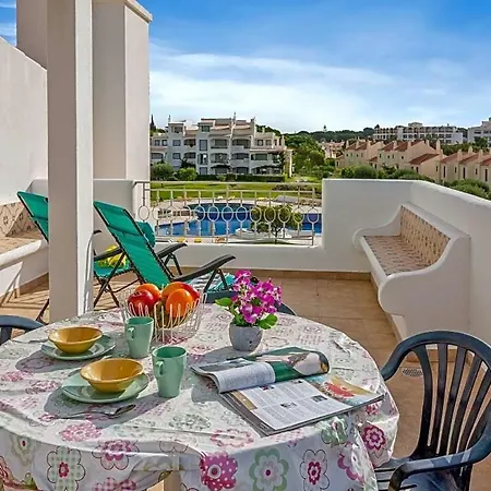 Sleeps 4 With Pool Air Con And Wifi