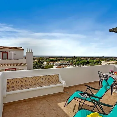 Sleeps 4 With Pool Air Con And Wifi Vilamoura