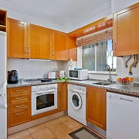 Sleeps 4 With Pool Air Con And Wifi *