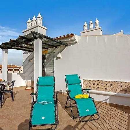 Apartment Sleeps 4 With Pool Air Con And Wifi